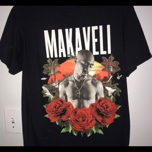 Black Tupac shirt